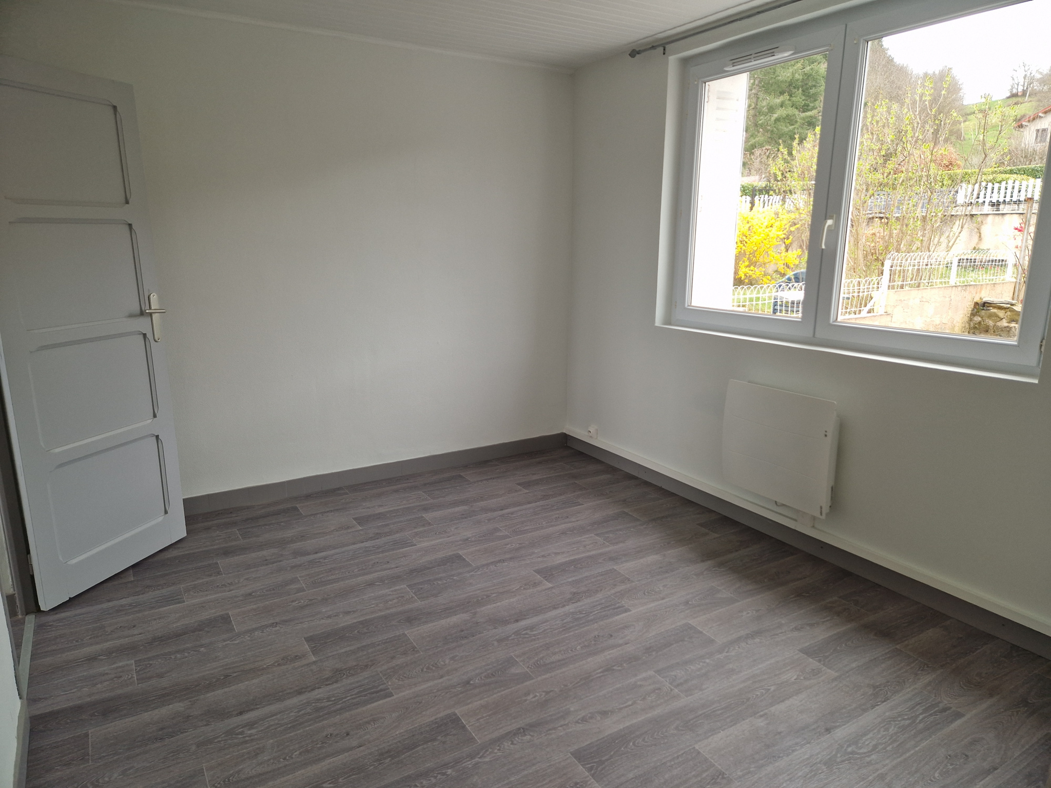 Maison avec jardin de 297m2 - St Julien Chapteuil