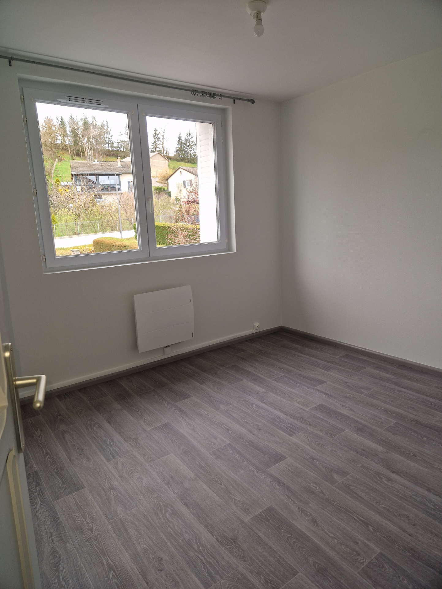 Maison avec jardin de 297m2 - St Julien Chapteuil