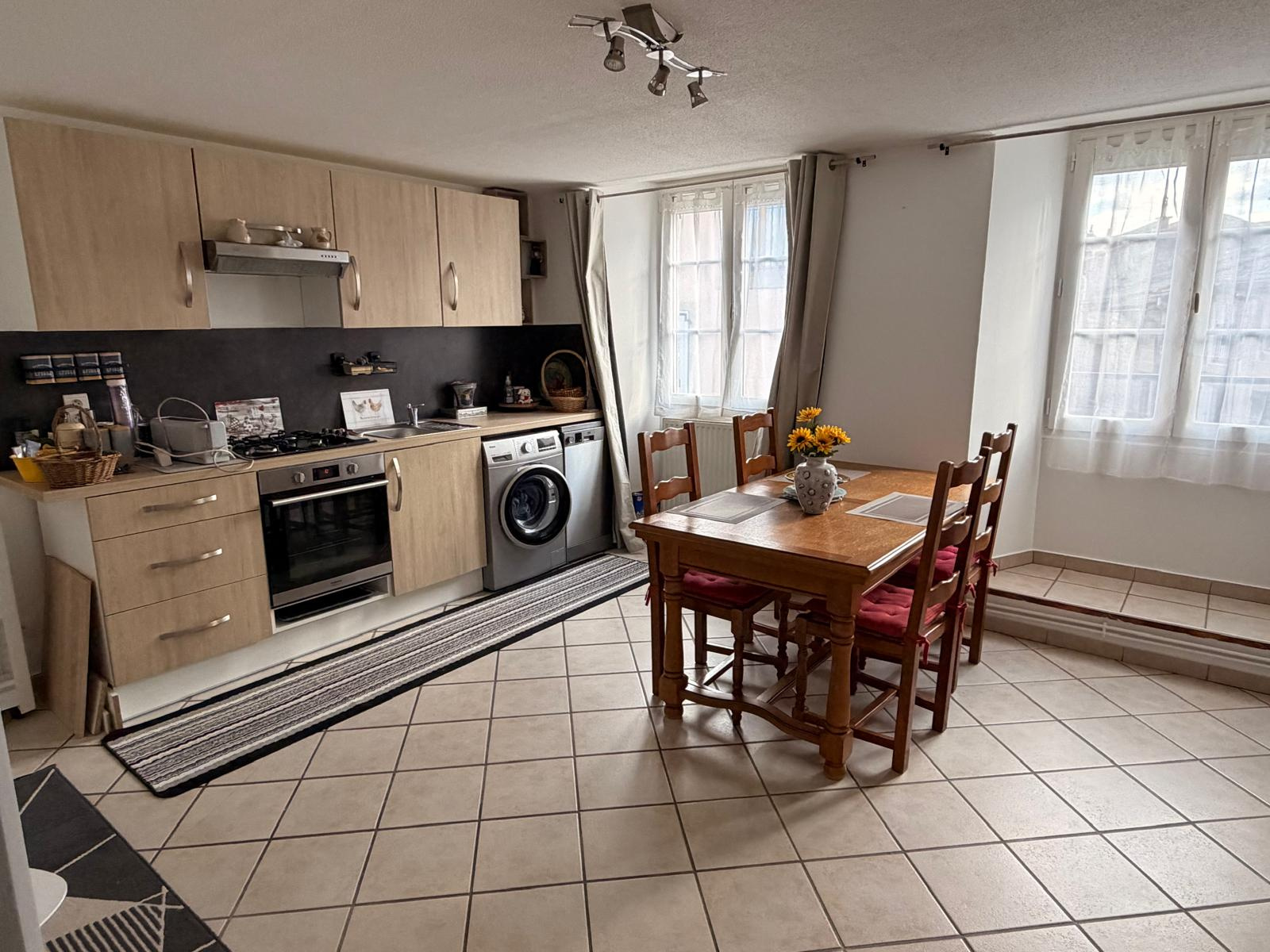 Joli immeuble comprenant 4 appartements