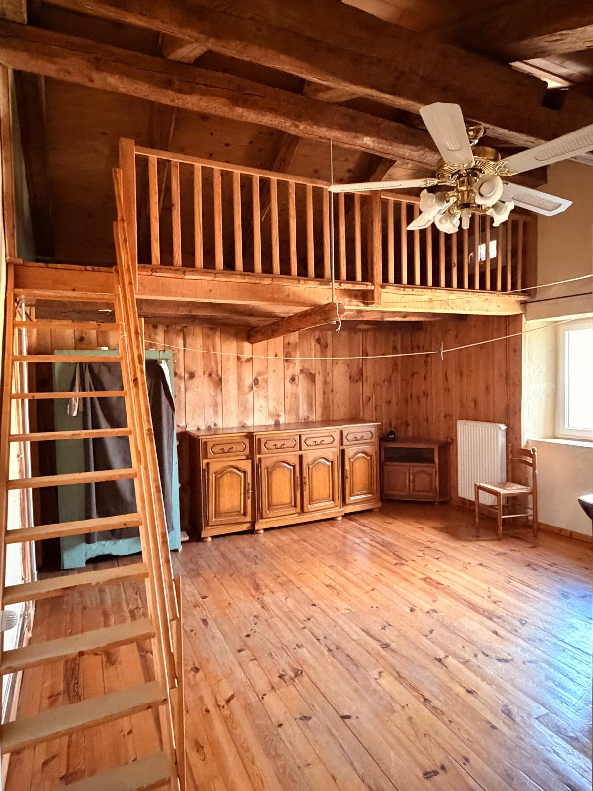 Joli immeuble comprenant 4 appartements