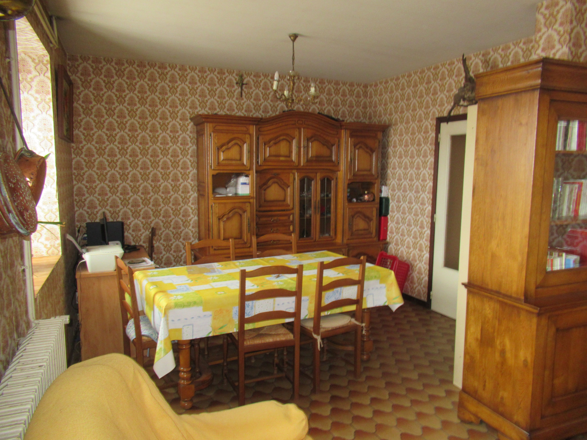 Maison en pierre avec bar et licence