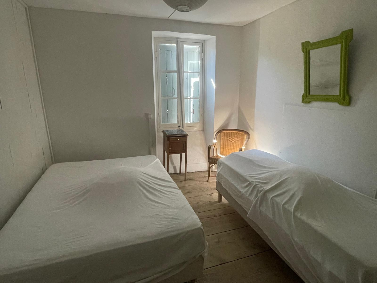 Jolie maison avec terrain attenant.