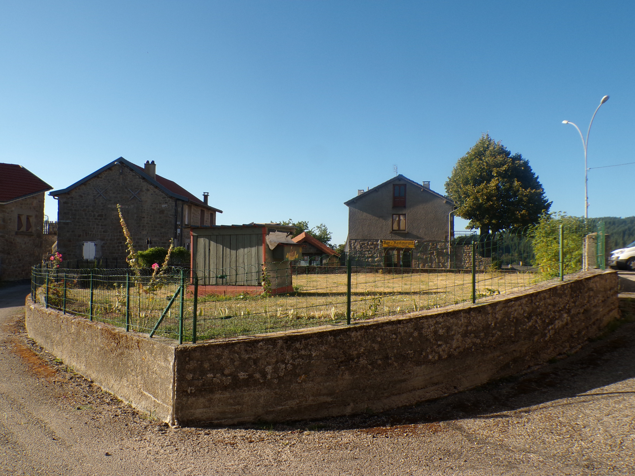MAISON DE VILLAGE - 5 chambres de 167 m2 au coeur de Saint-Jeure-d'Andaure- Vue dégagée