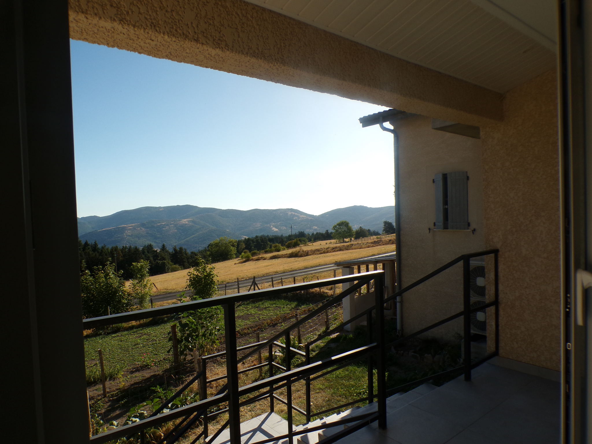 MAISON DE VILLAGE - 5 chambres de 167 m2 au coeur de Saint-Jeure-d'Andaure- Vue dégagée