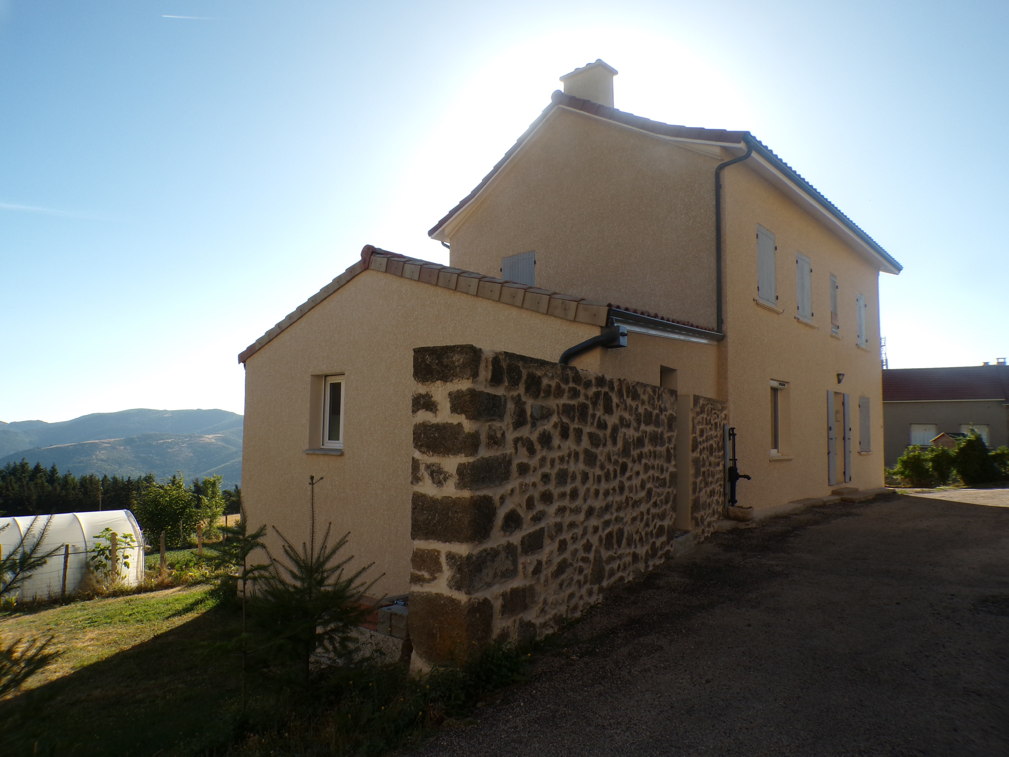 MAISON DE VILLAGE - 5 chambres de 167 m2 au coeur de Saint-Jeure-d'Andaure- Vue dégagée