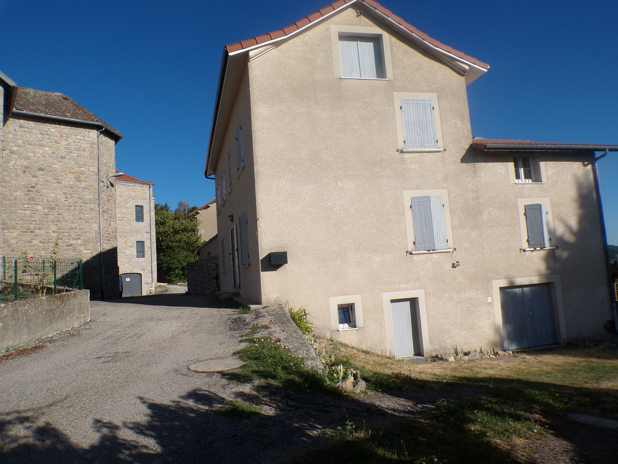 MAISON DE VILLAGE - 5 chambres de 167 m2 au coeur de Saint-Jeure-d'Andaure- Vue dégagée