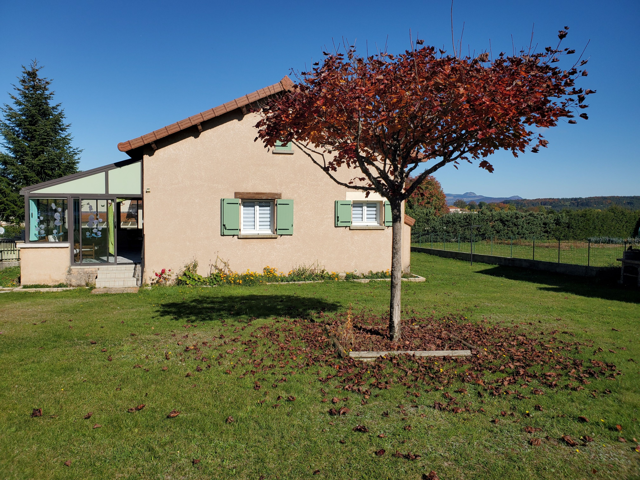 Jolie villa avec terrain attenant
