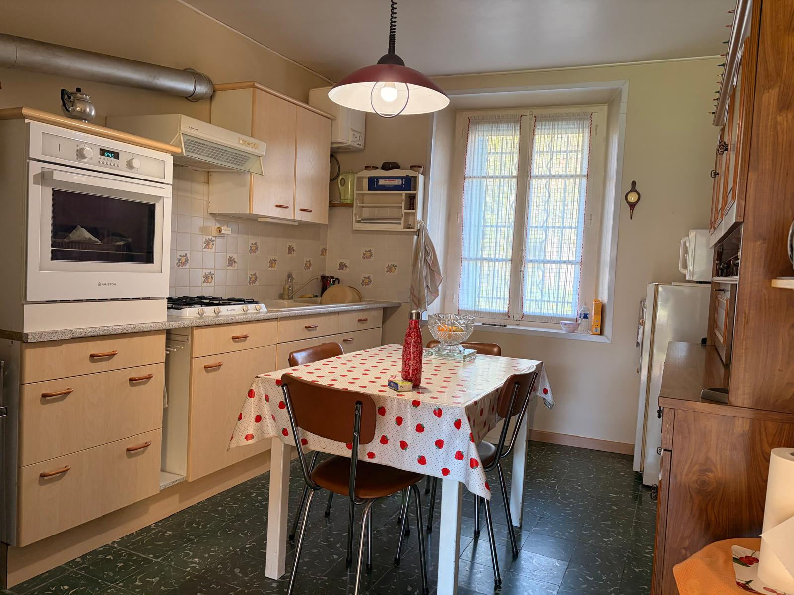 Jolie maison indépendante avec 1000 m2 de terrain