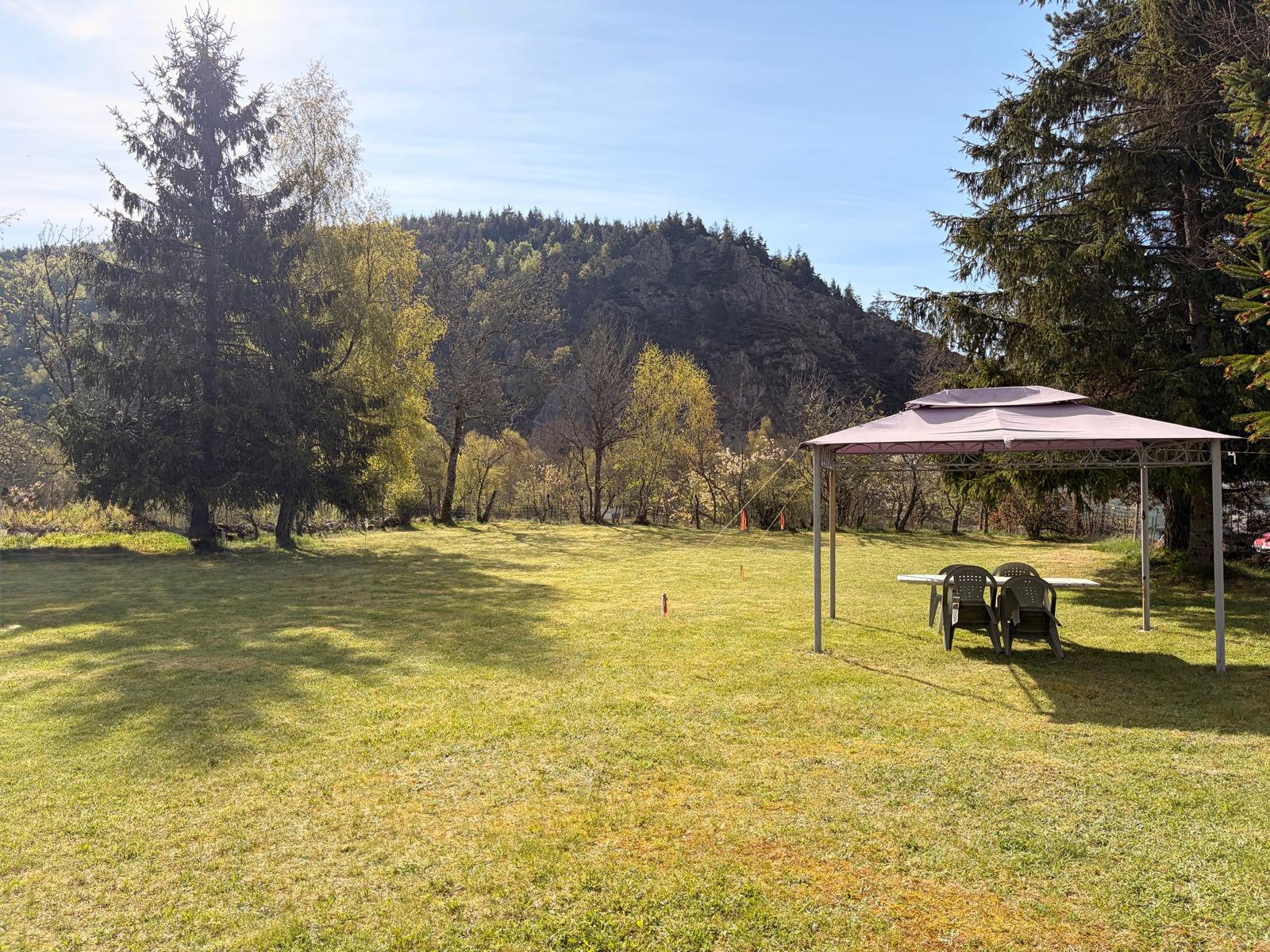 Jolie maison indépendante avec 1000 m2 de terrain