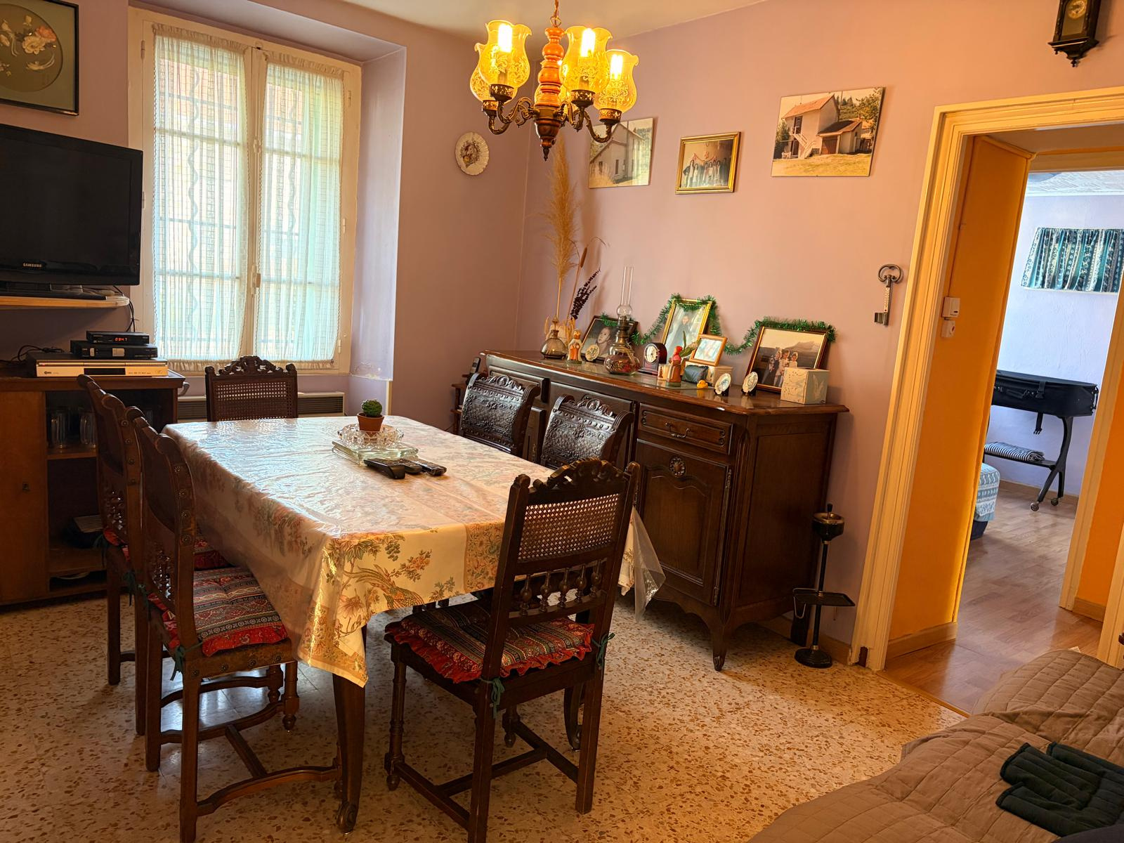 Jolie maison indépendante avec 1000 m2 de terrain
