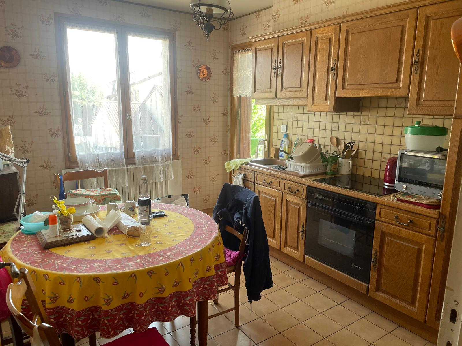 Jolie petite maison avec 300m de terrain attenant