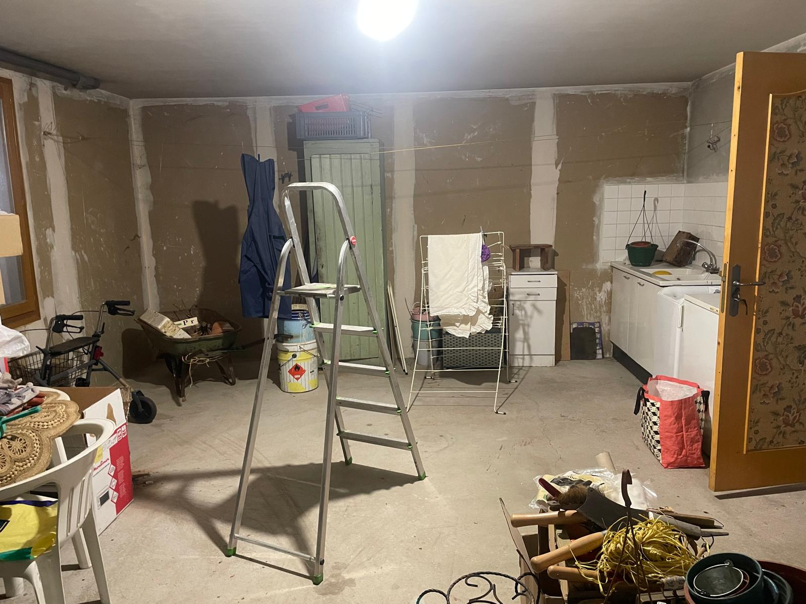 Jolie petite maison avec 300m de terrain attenant