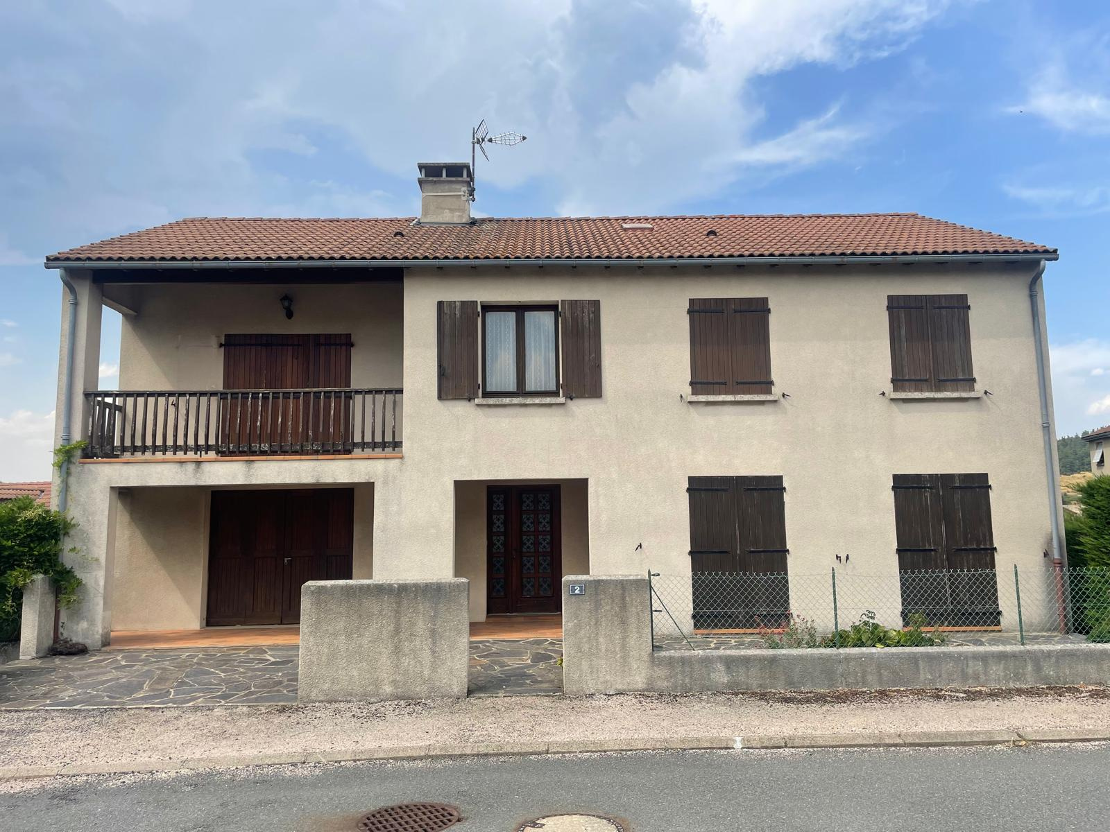 Jolie petite maison avec 300m de terrain attenant