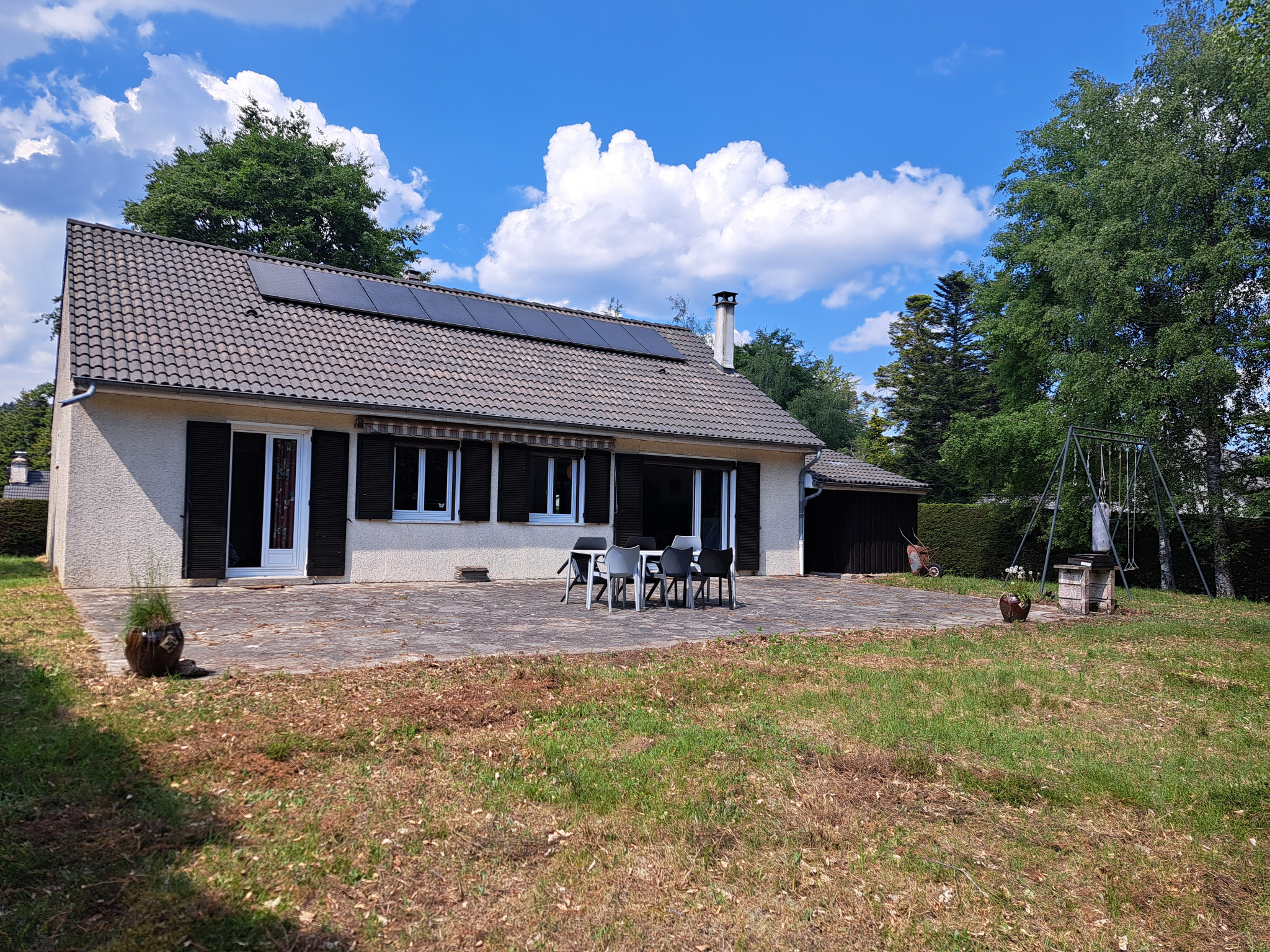 Chambon sur lignon petite maison sur 1385 m2 de terrain