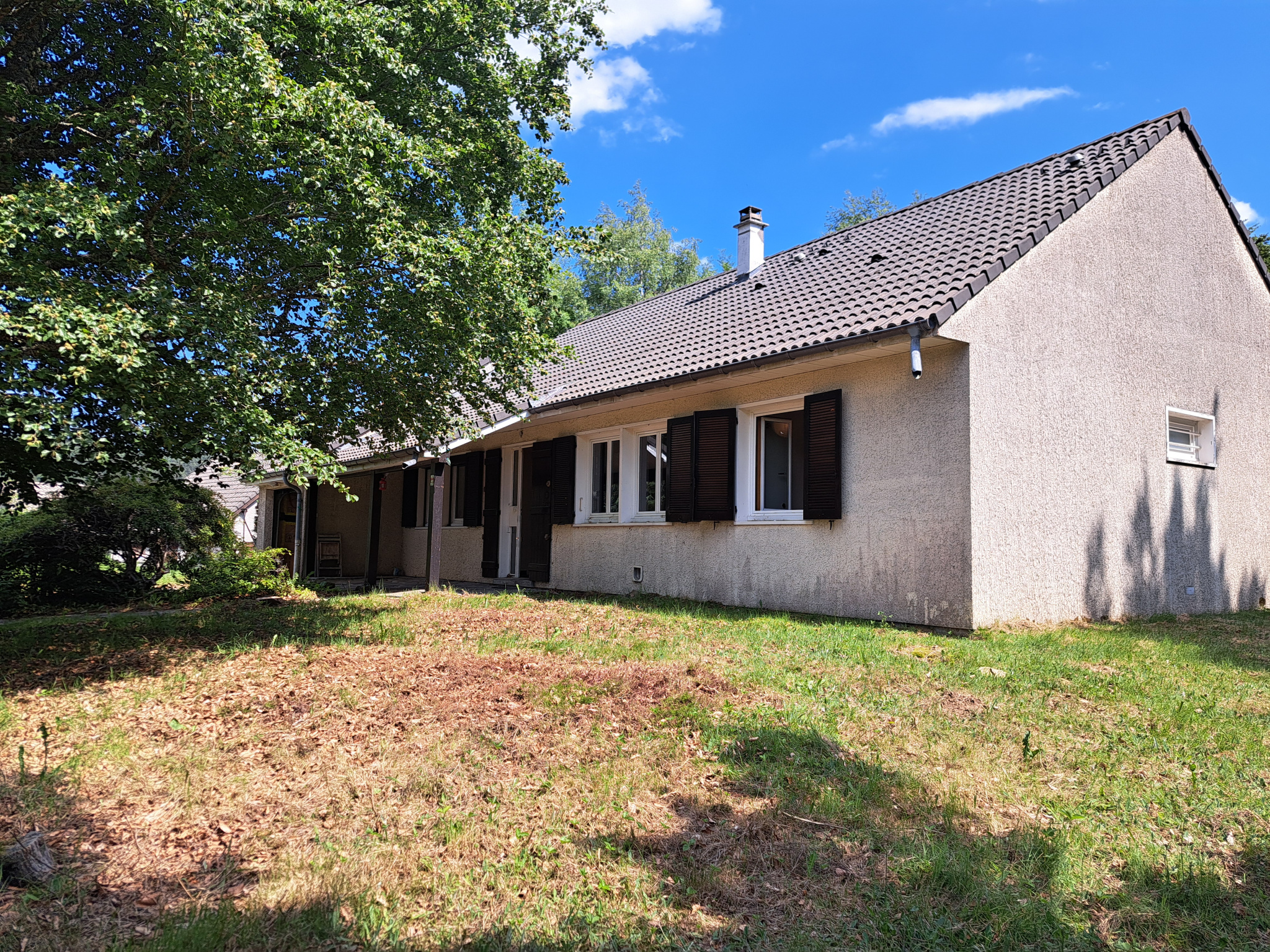 Chambon sur lignon petite maison sur 1385 m2 de terrain