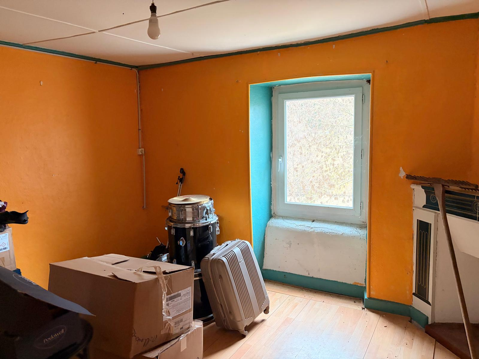 Maison en pierres à rénover avec 7900 m2 de terrain