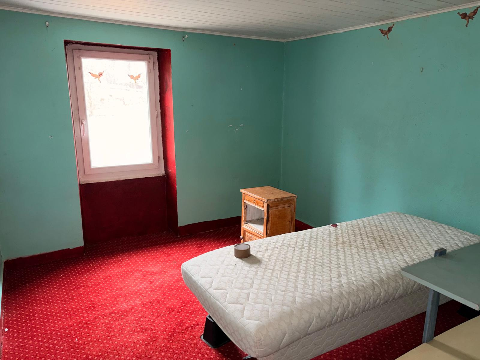 Maison en pierres à rénover avec 7900 m2 de terrain