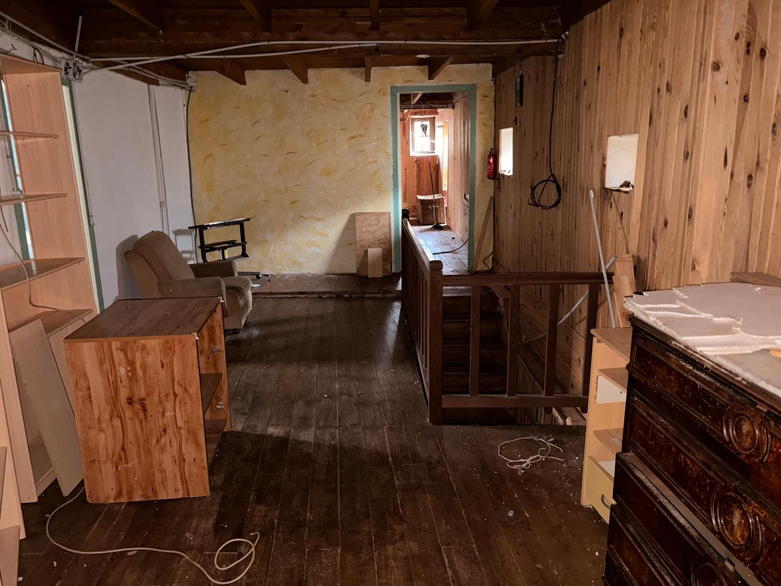 Maison en pierres à rénover avec 7900 m2 de terrain