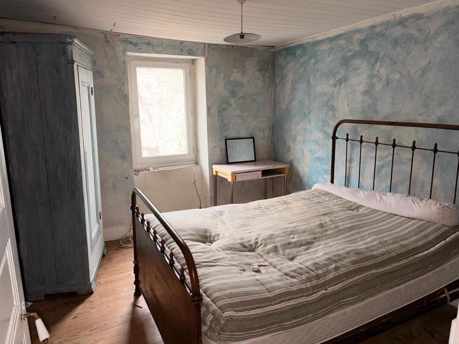 Maison en pierres à rénover avec 7900 m2 de terrain