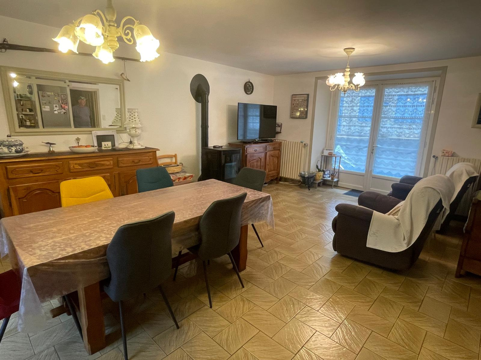 Jolie maison de village avec garages et terrain de 1000 m2