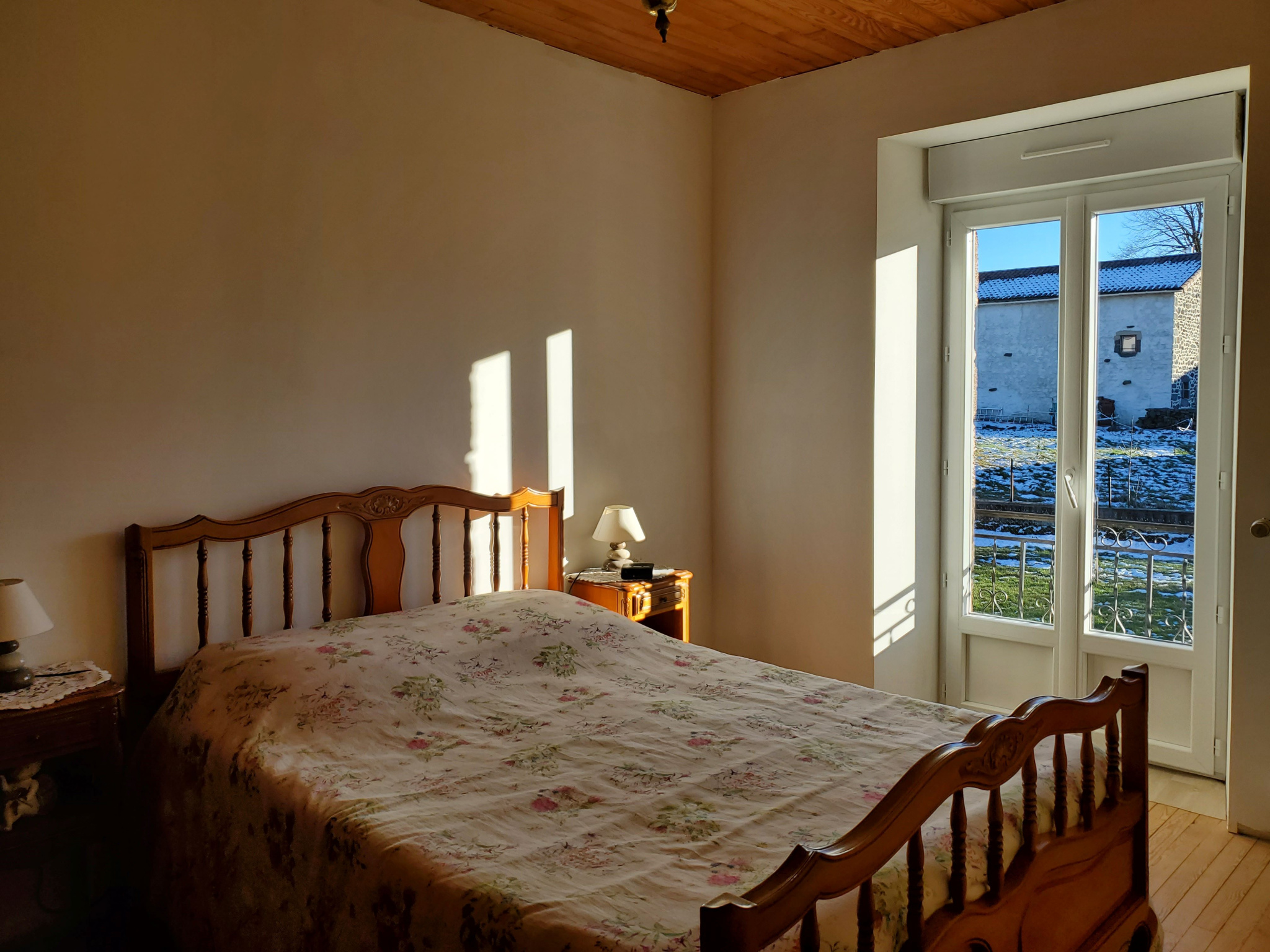 Ancienne ferme totalement restaurée avec terrain attenant