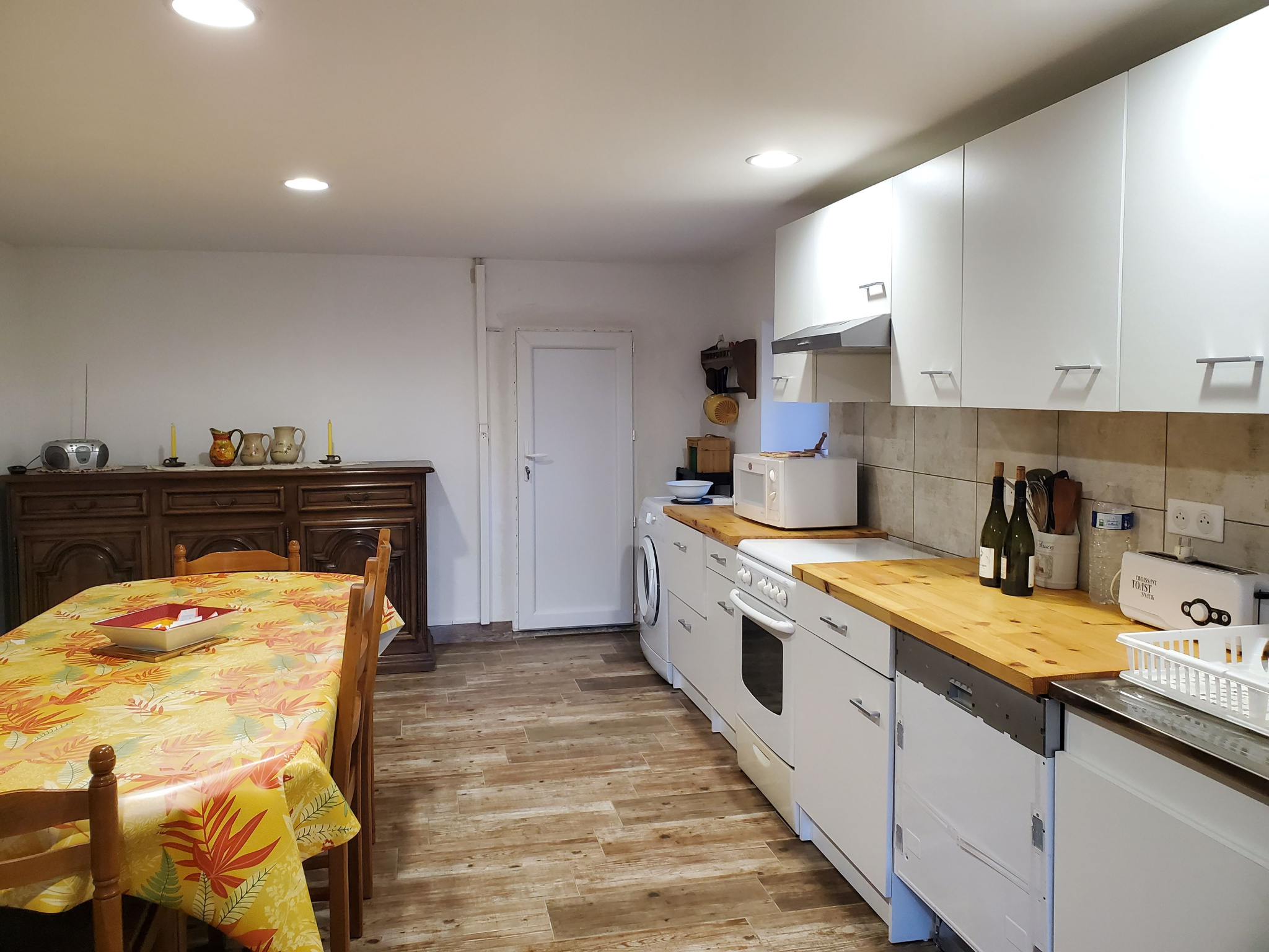 Ancienne ferme totalement restaurée avec terrain attenant