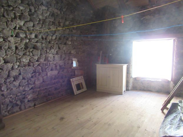 Maison de village avec toiture récente