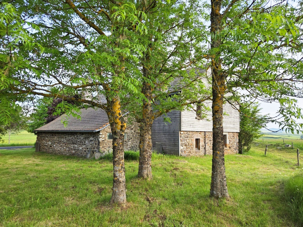 Ferme rénovée proche lac de St front