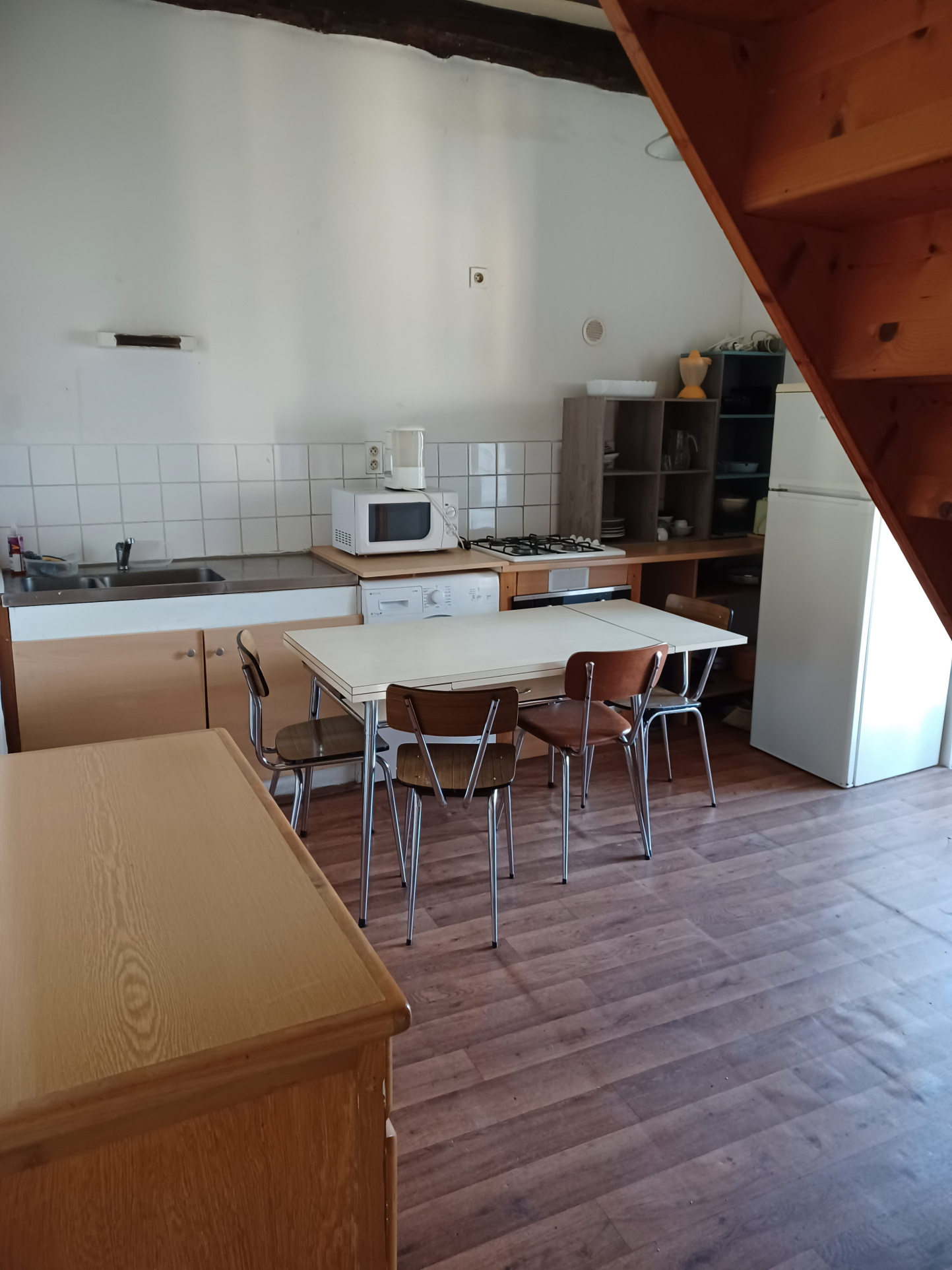 Petit appartement meublé en centre-ville.