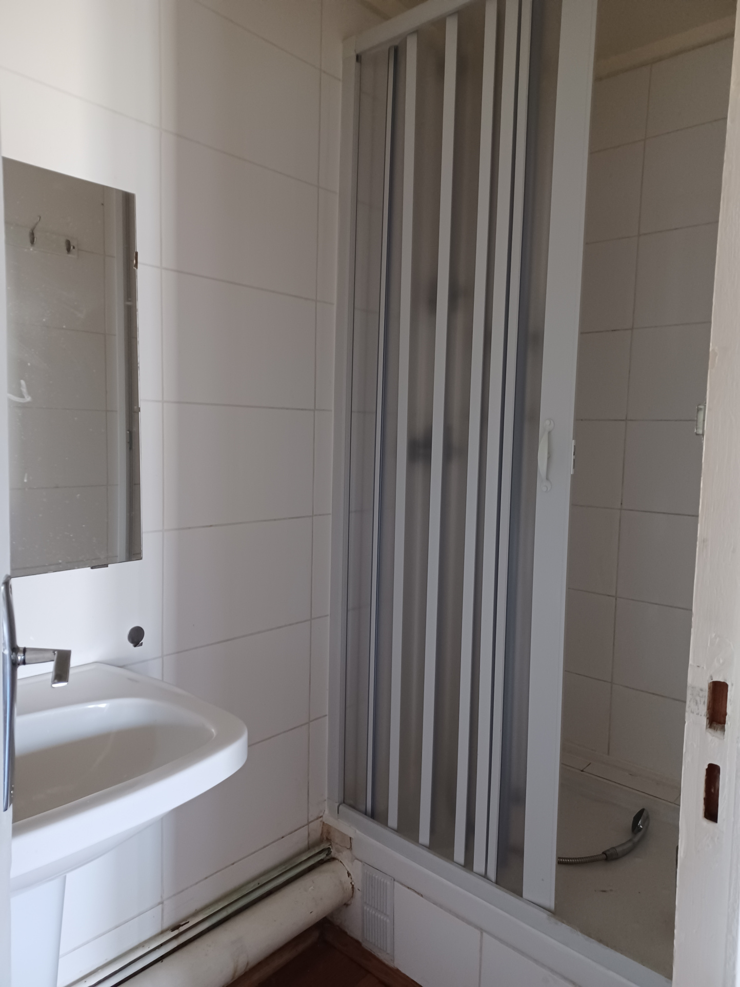 Petit appartement meublé en centre-ville.