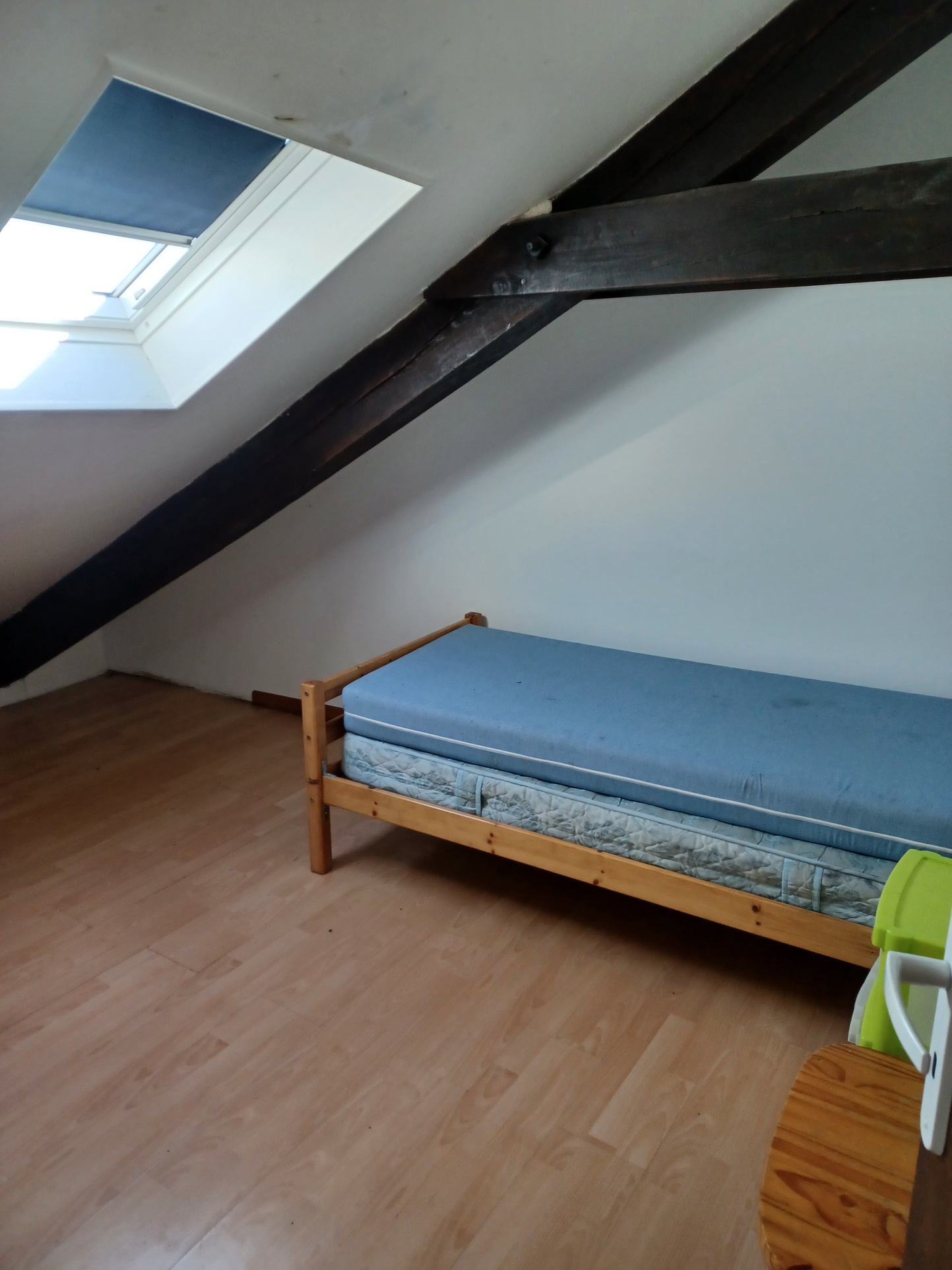 Petit appartement meublé en centre-ville.