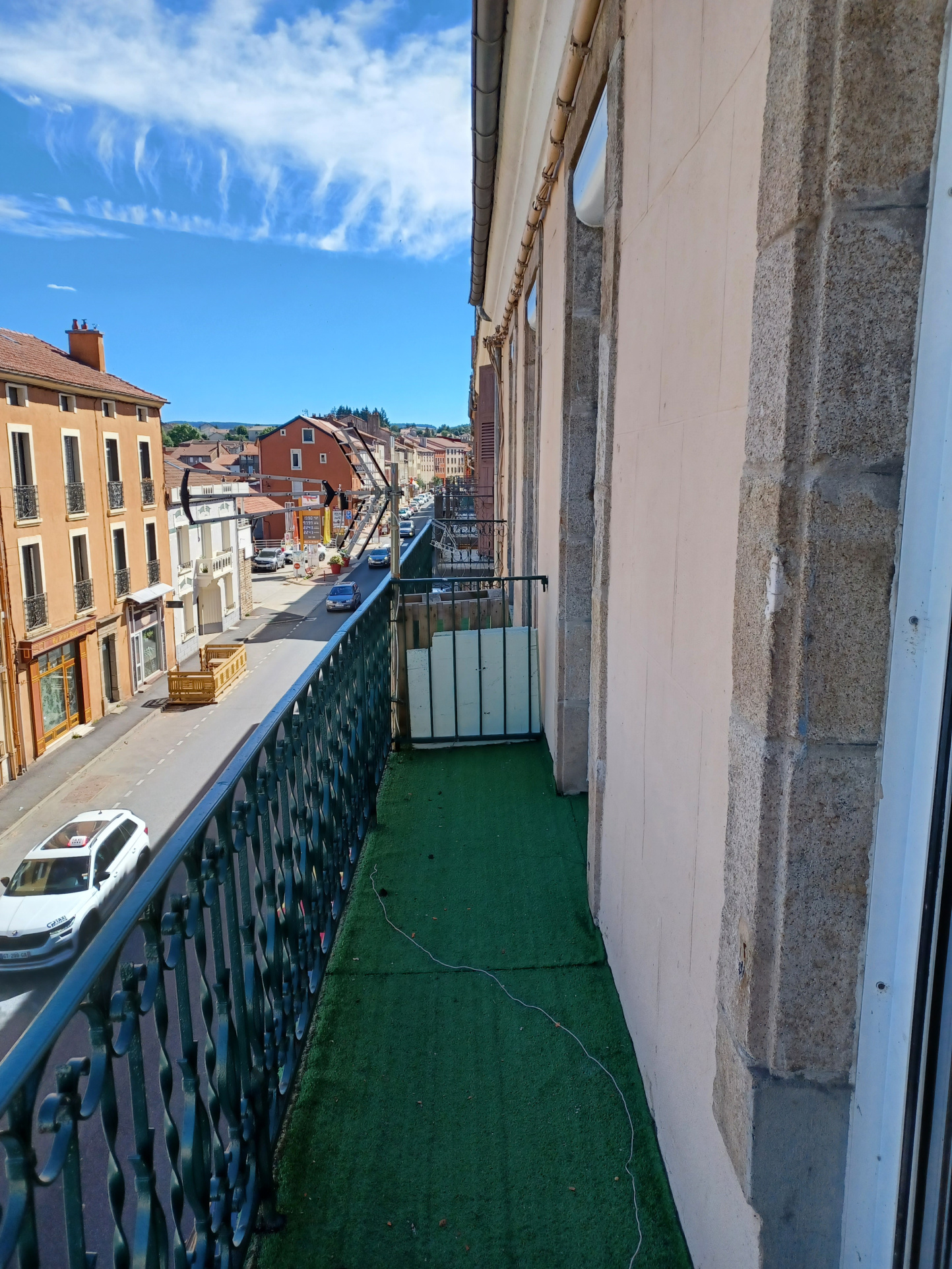 Petit appartement meublé en centre-ville.
