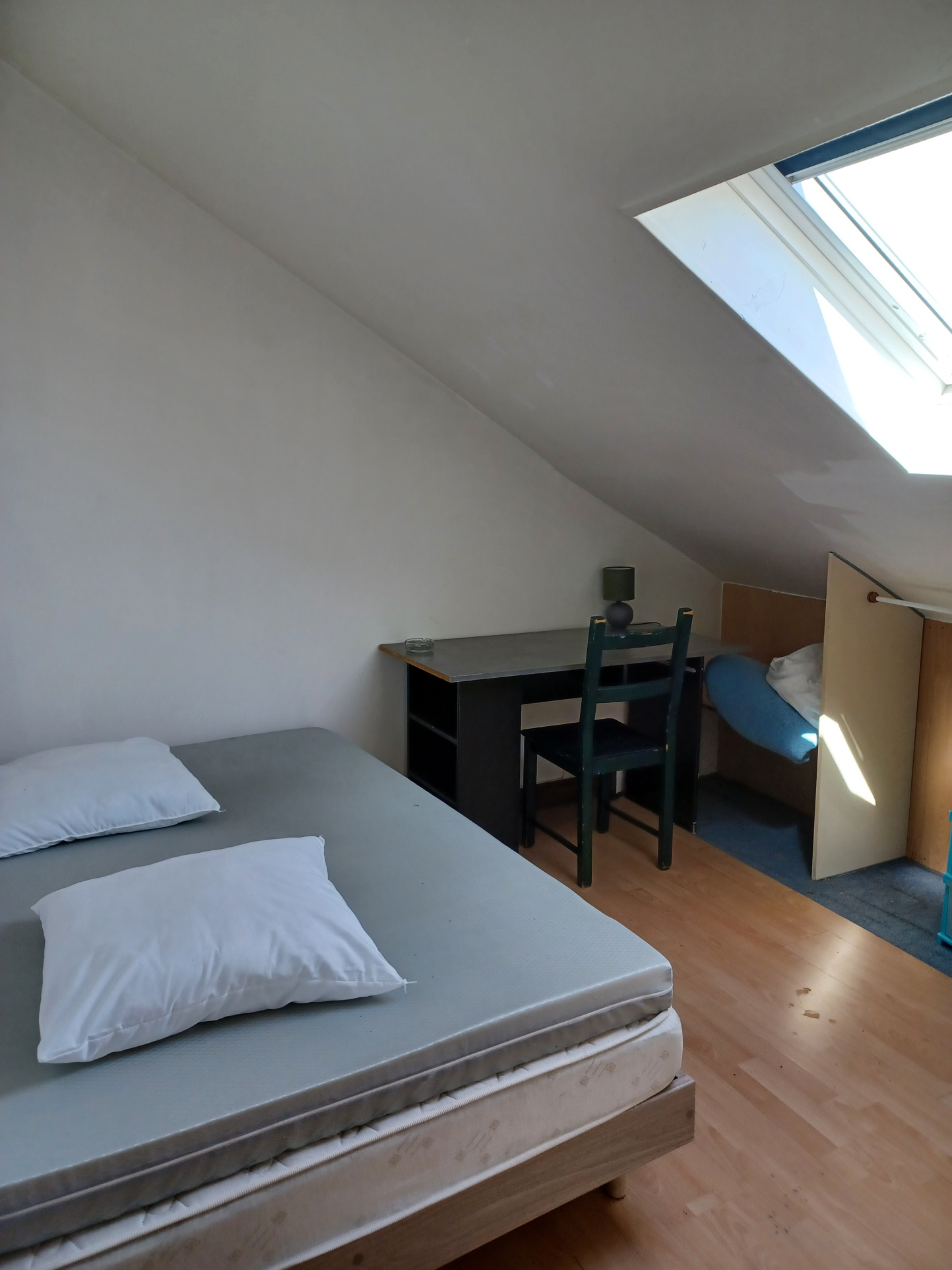 Petit appartement meublé en centre-ville.