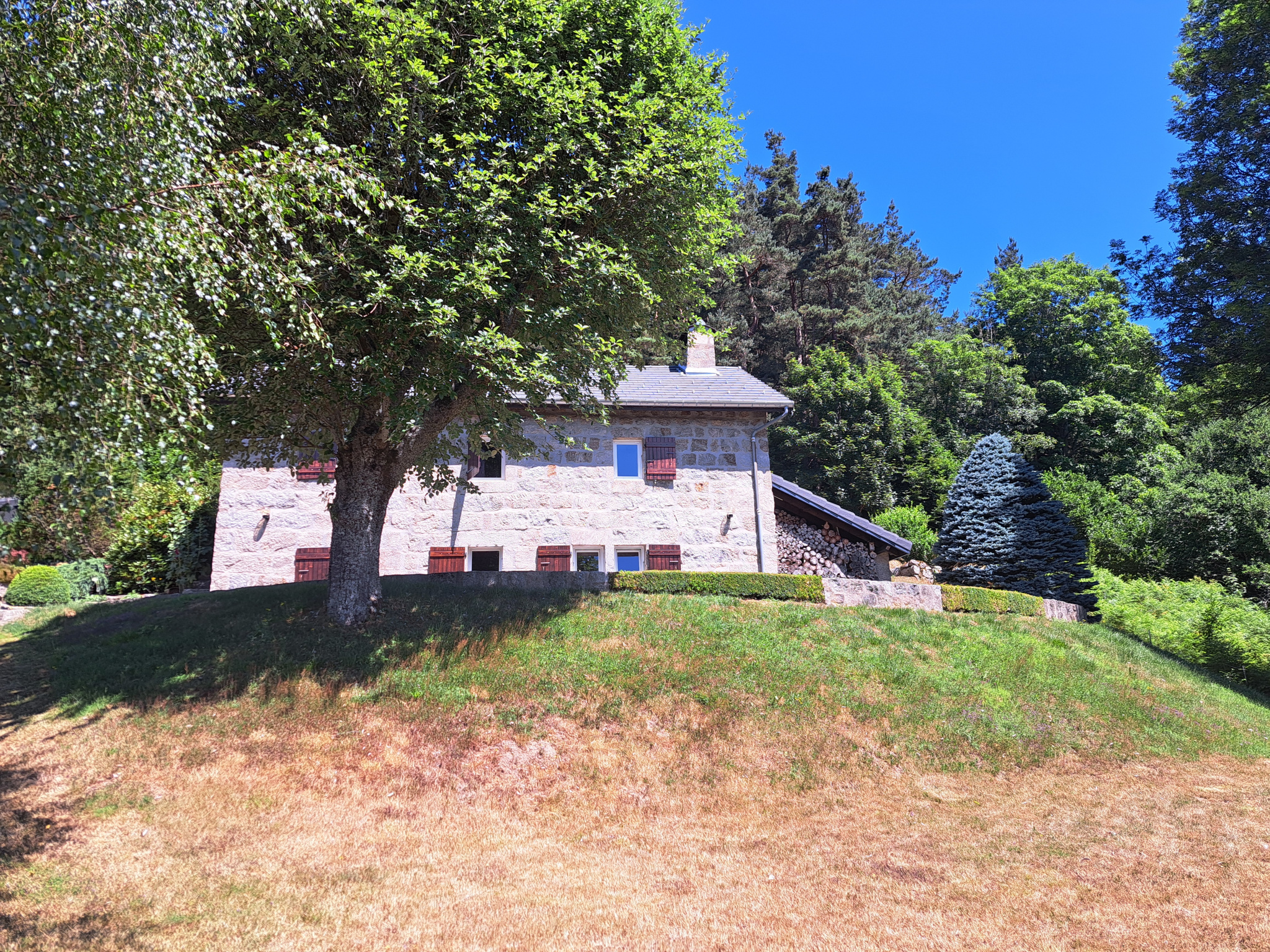 Vue exceptionnelle entre le Chambon sur LIgnon et le Mazet Saint Voy