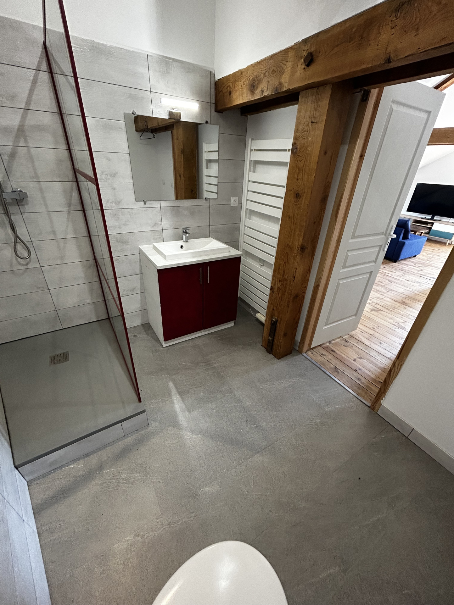 TRES BEL APPARTEMENT A DEUX PAS DU CENTRE VILLE