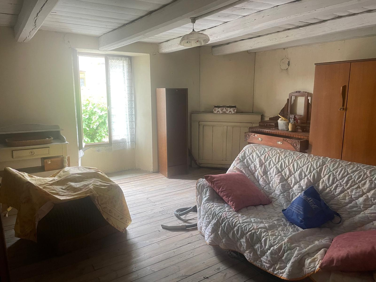 Joli corps de ferme avec un terrain attenant de 650 m2