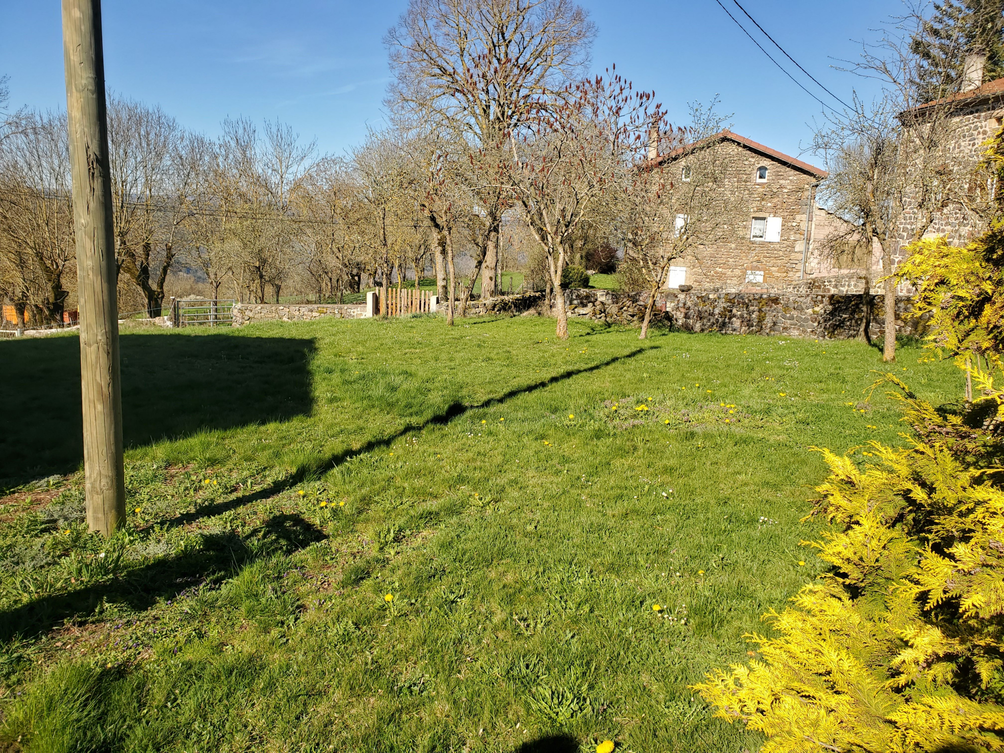 Ancienne ferme rénovée avec 3 000 m2 de terrain attenant