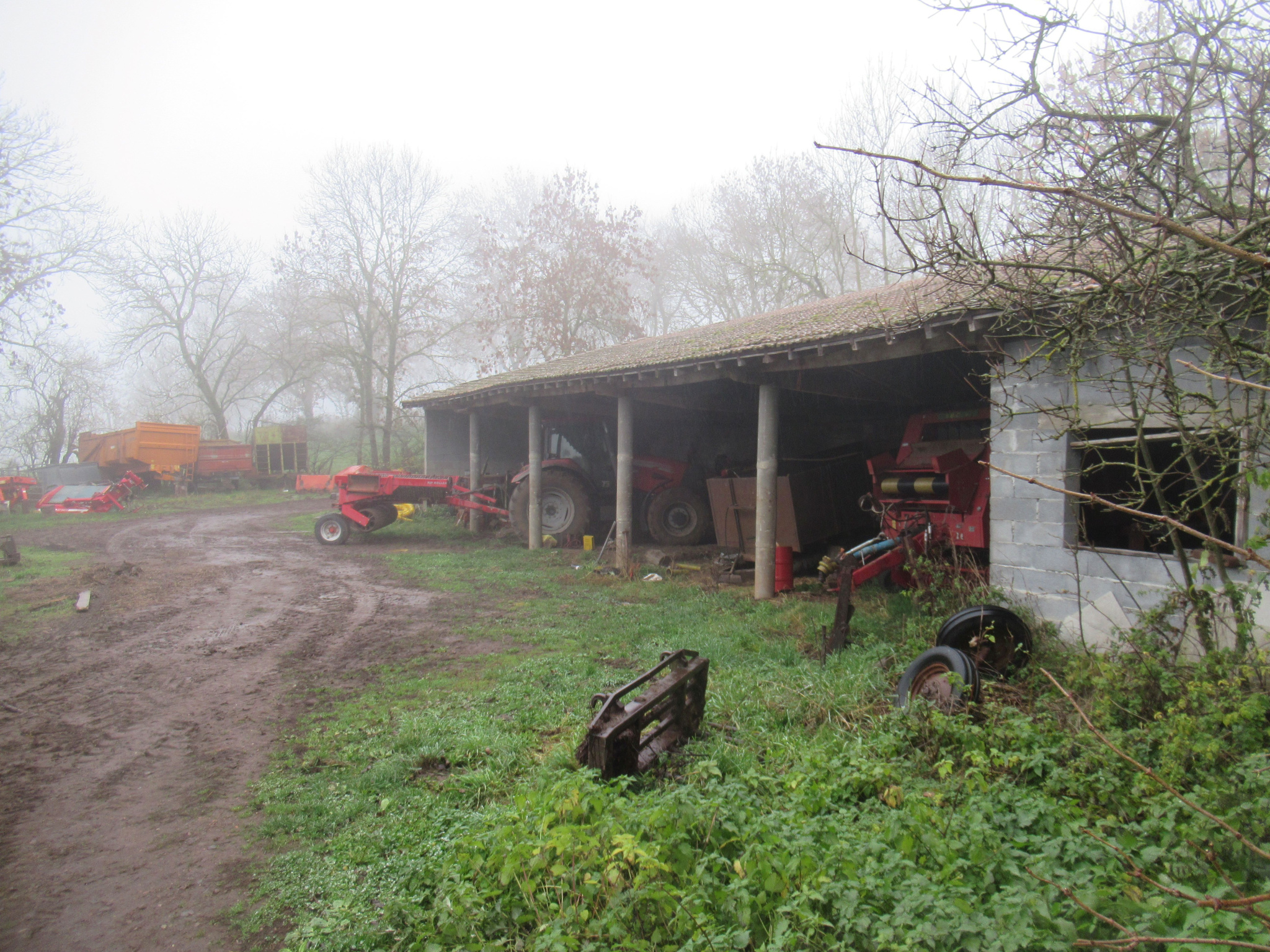 Propriété agricole avec maison d'habitation et 65 hectares de terrain