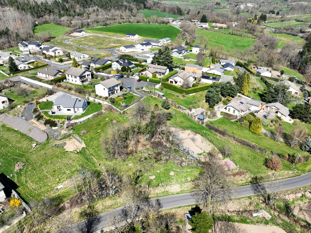Terrain constructible à St Hostien