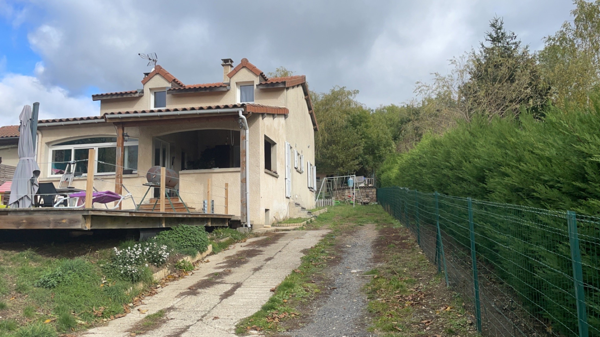Jolie maison avec piscine sur 1400 m2 de terrain