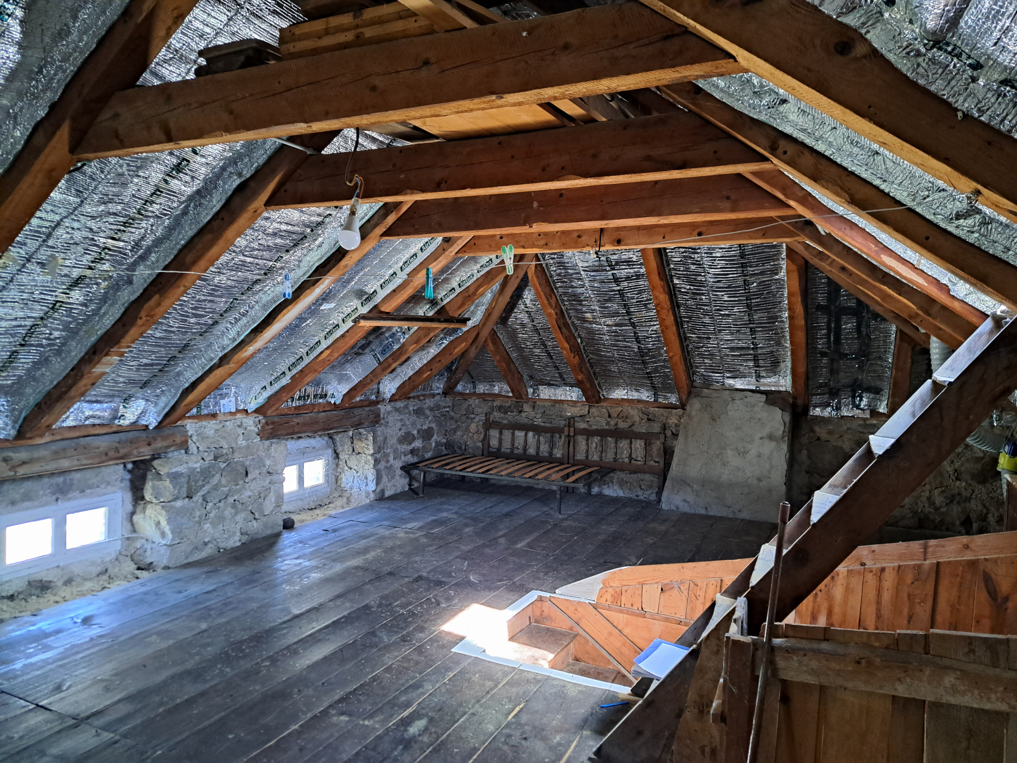 Maison Mitoyenne en pierres de granite environ 100m2 Chambon sur Lignon