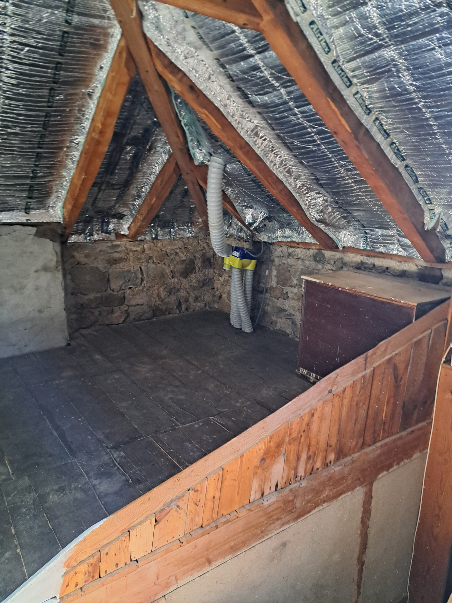Maison Mitoyenne en pierres de granite environ 100m2 Chambon sur Lignon
