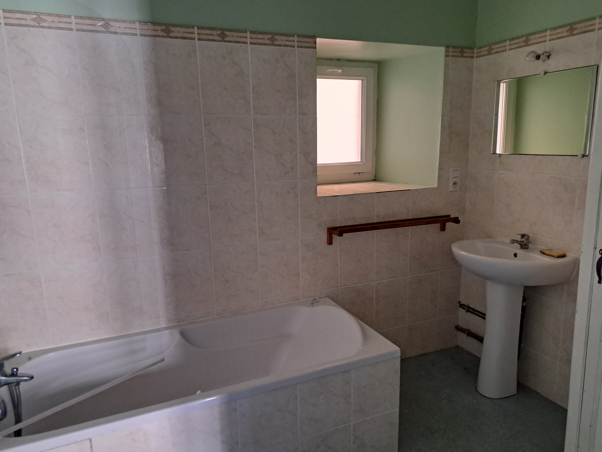 Maison Mitoyenne en pierres de granite environ 100m2 Chambon sur Lignon