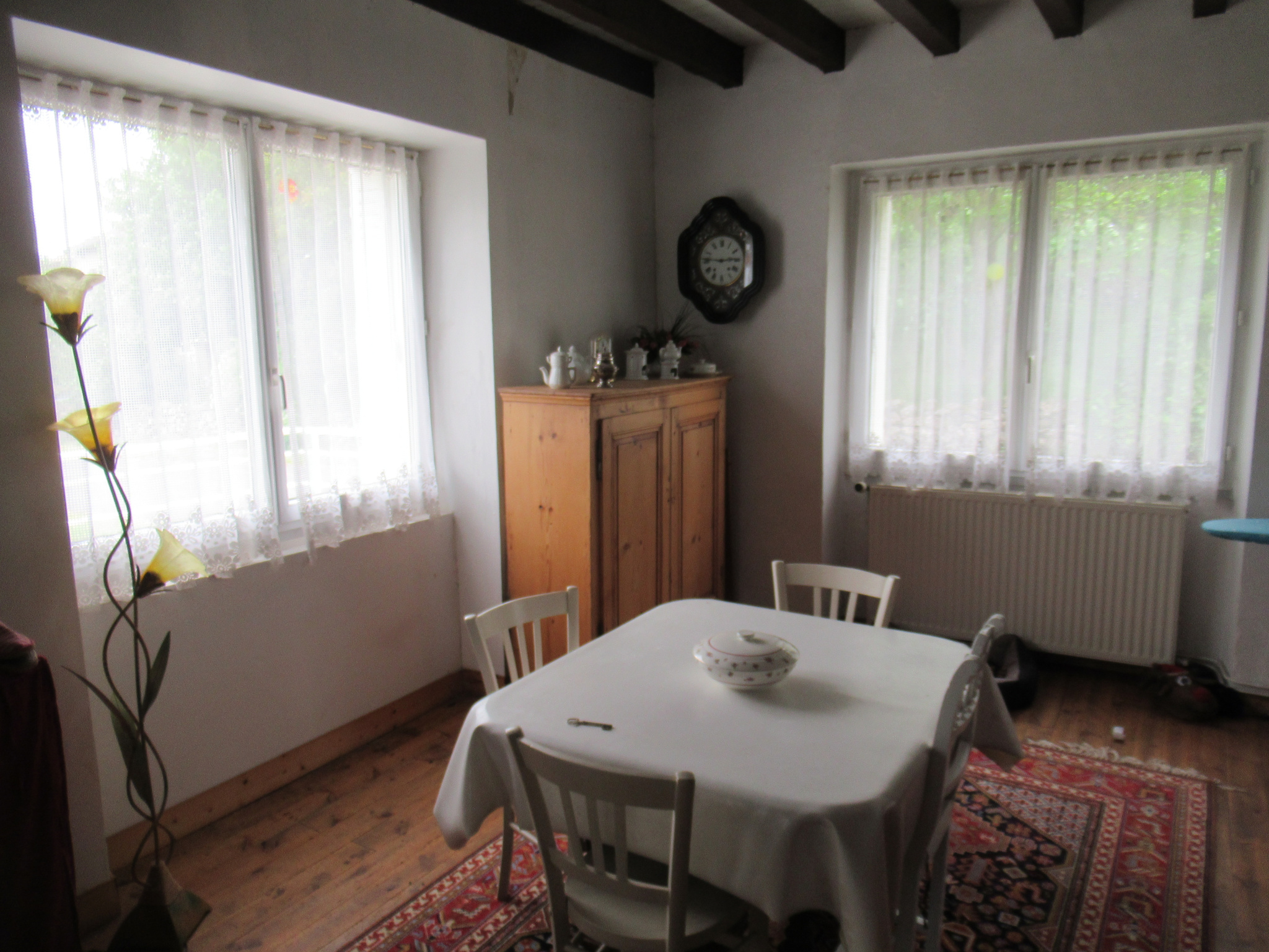 Maison en pierres avec terrain attenant