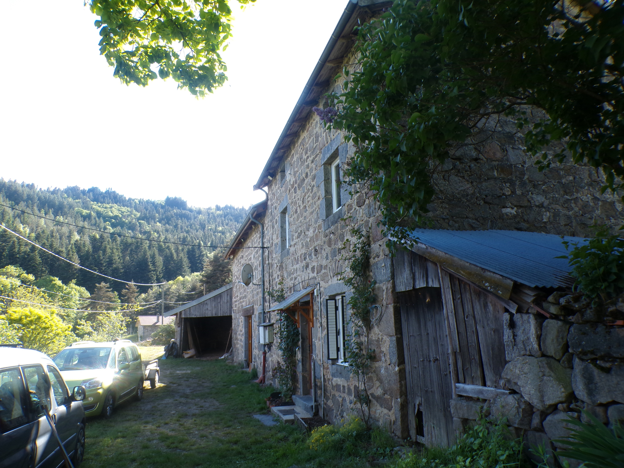 Ancienne ferme en pierre avec vue panoramique Fort potentiel Rochepaule