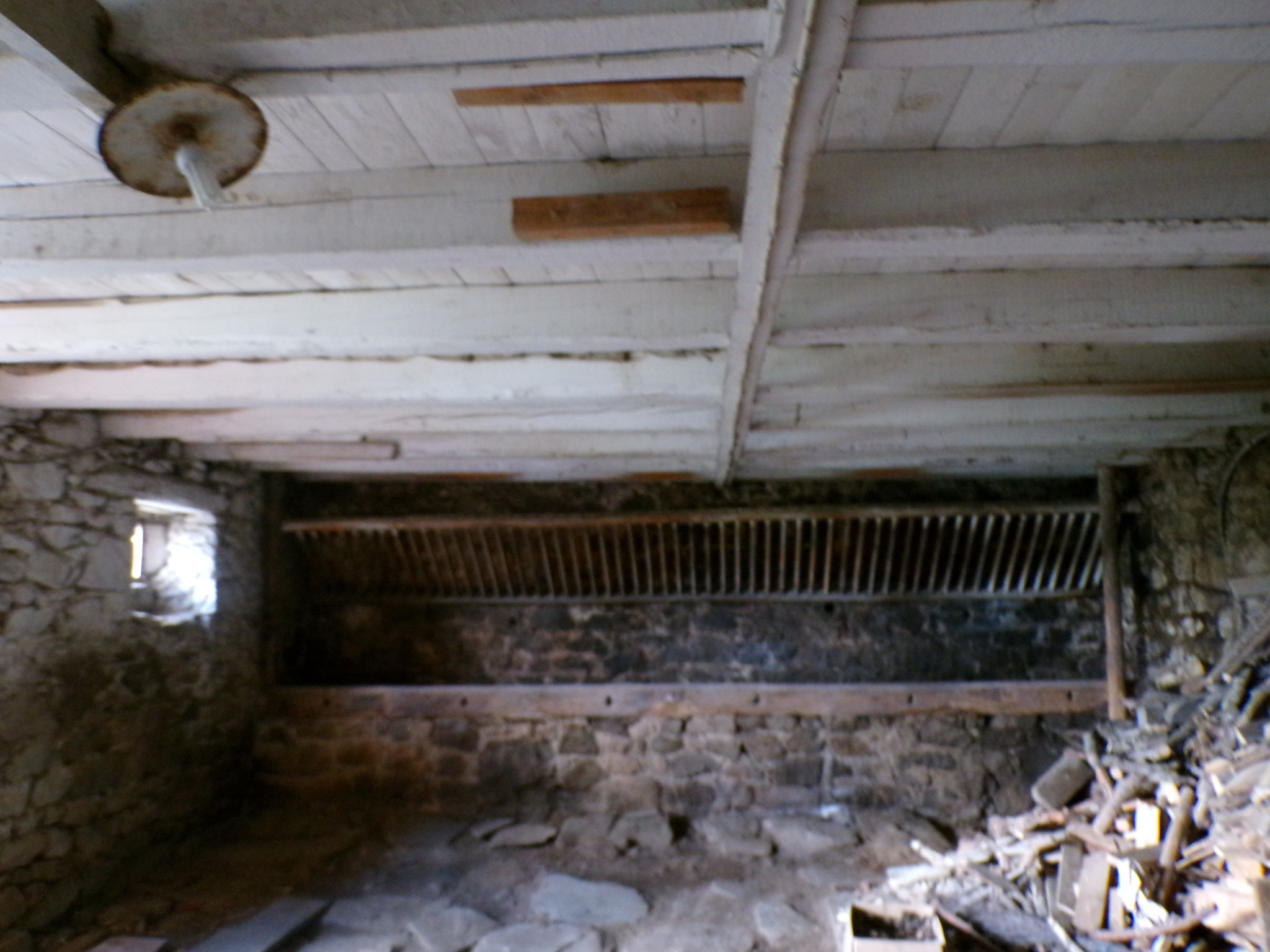 Ancienne ferme en pierre avec vue panoramique Fort potentiel Rochepaule