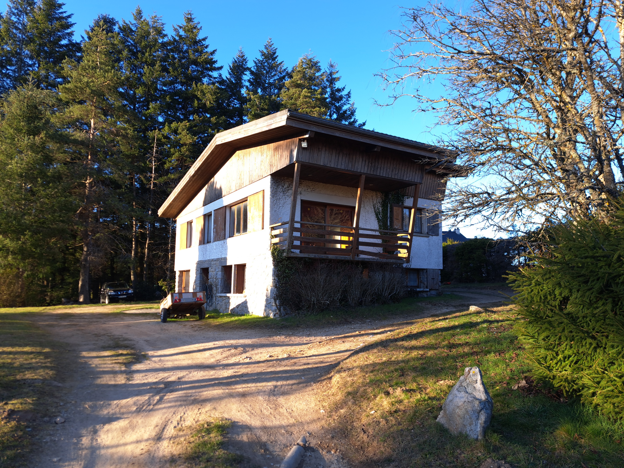 Le Chambon sur lignon maison à rénover sur 2530 m2 de terrain