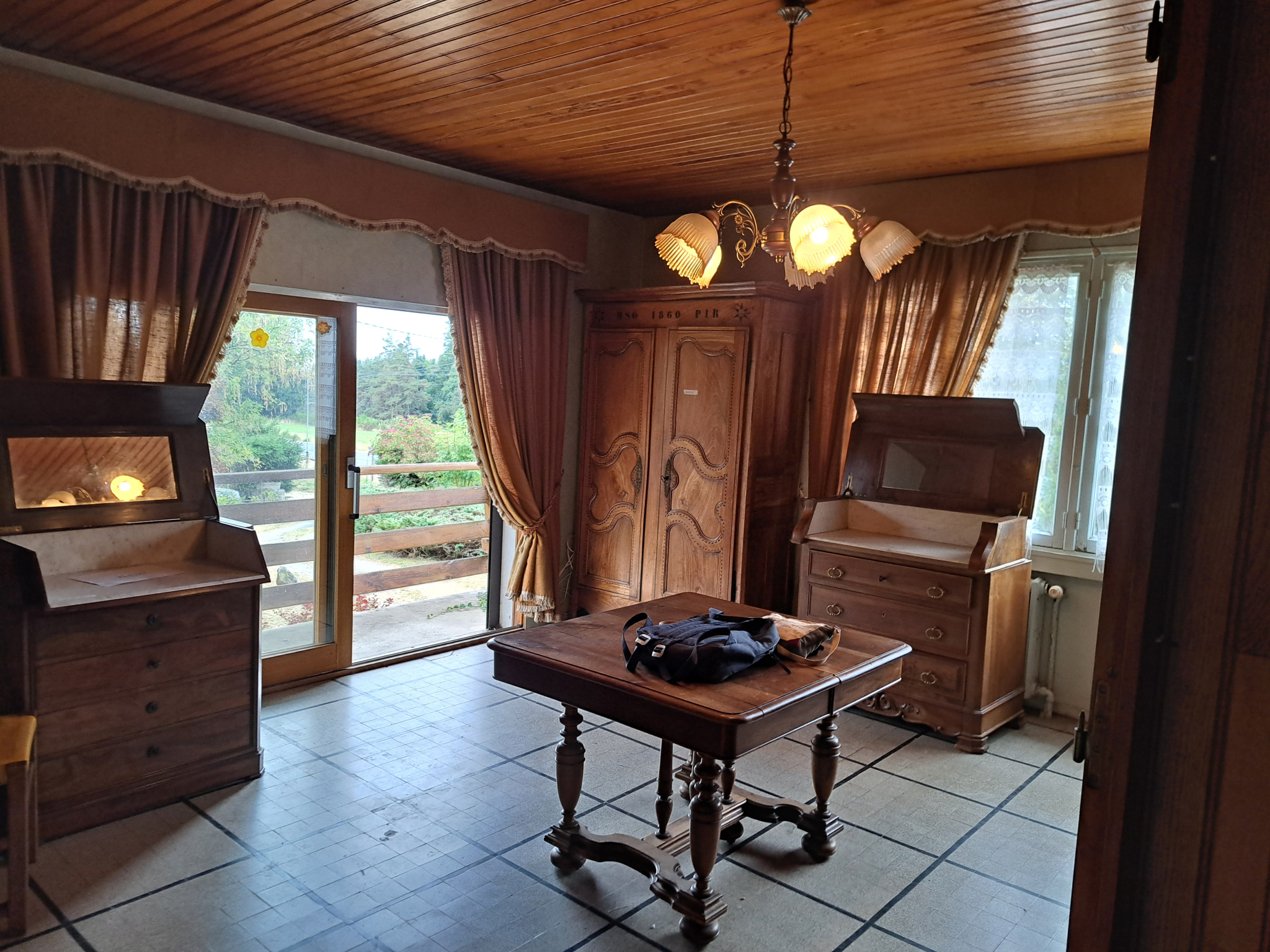 Le Chambon sur lignon maison à rénover sur 2530 m2 de terrain