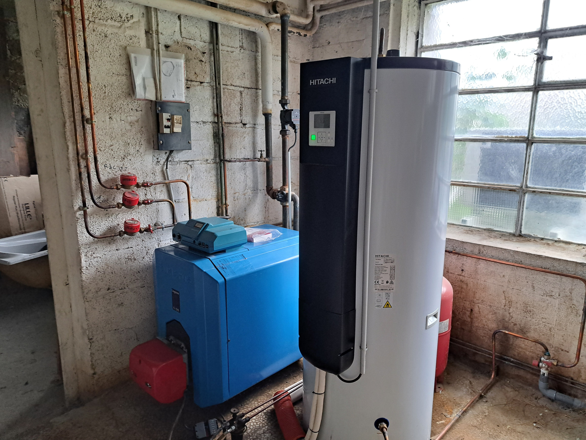 Centre de Tence immeuble 6 appartements 2 garages 1 jardin 1 sous-sol