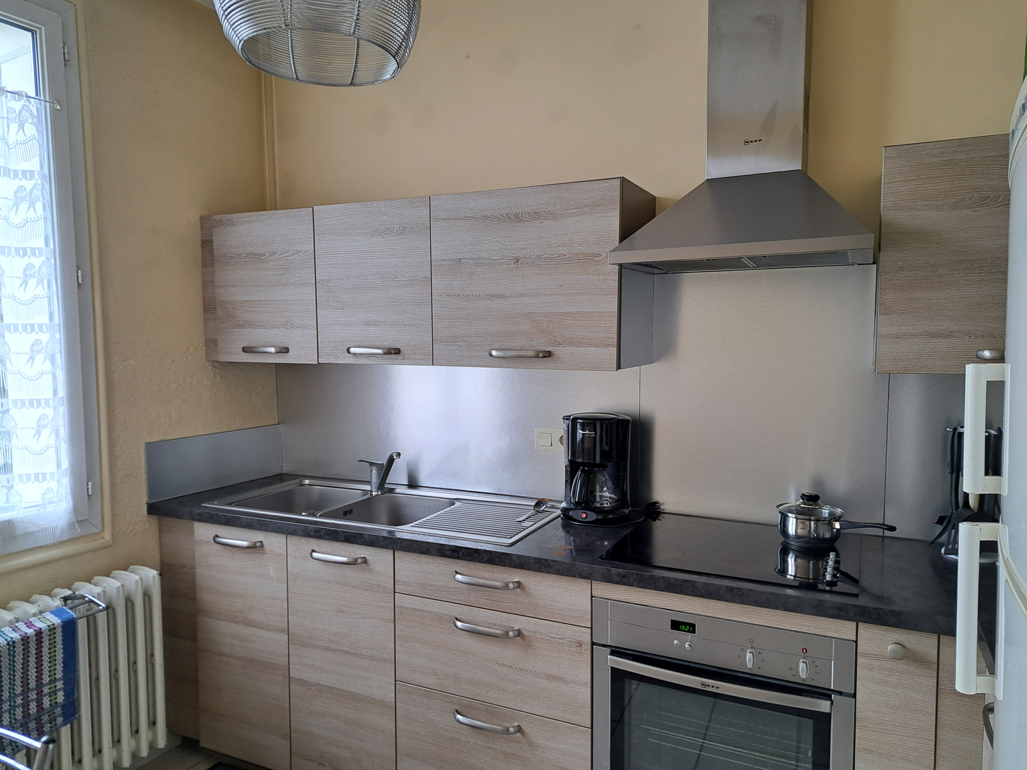 Centre de Tence immeuble 6 appartements 2 garages 1 jardin 1 sous-sol